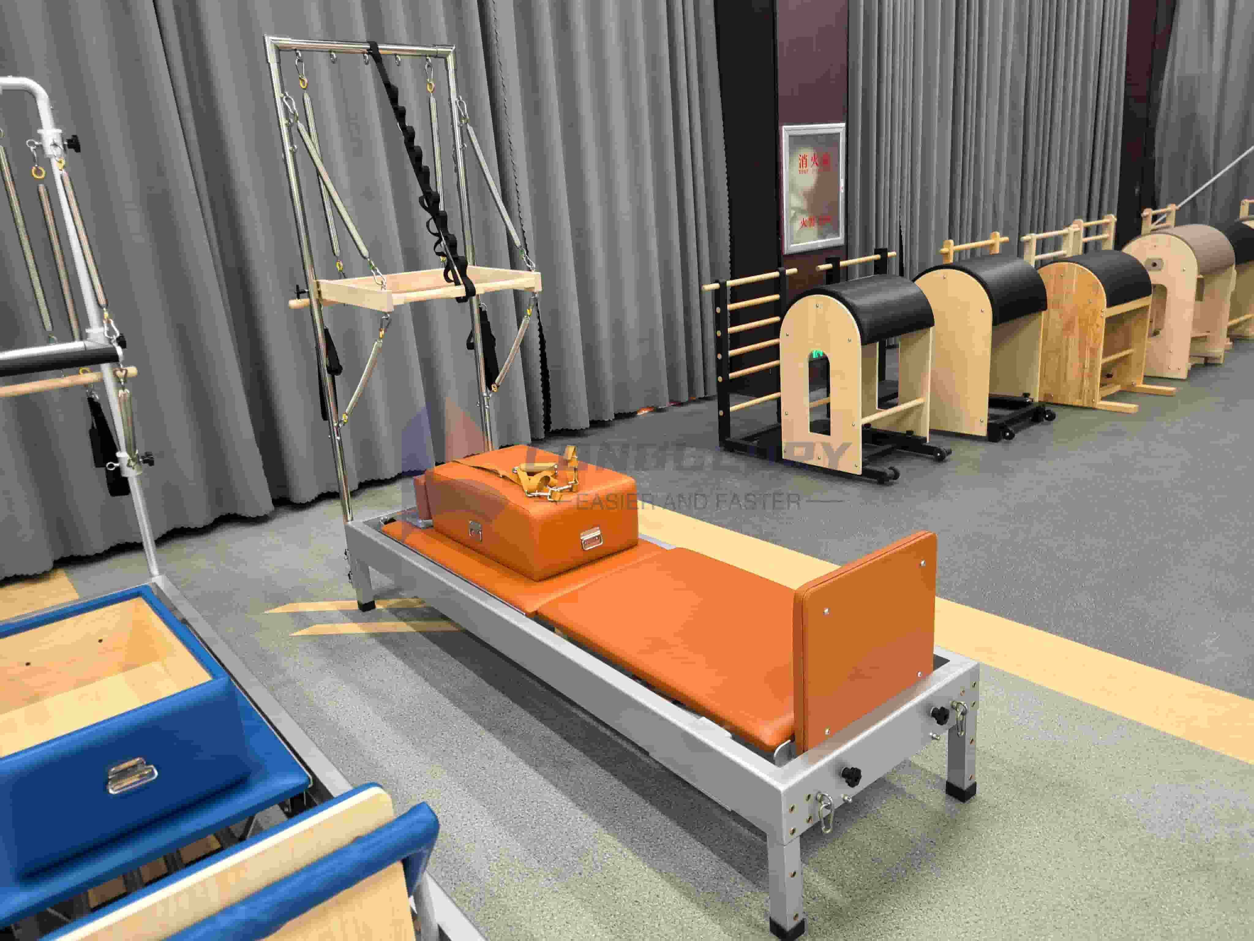 タワー付きアルミニウムピラティスリフォーマー